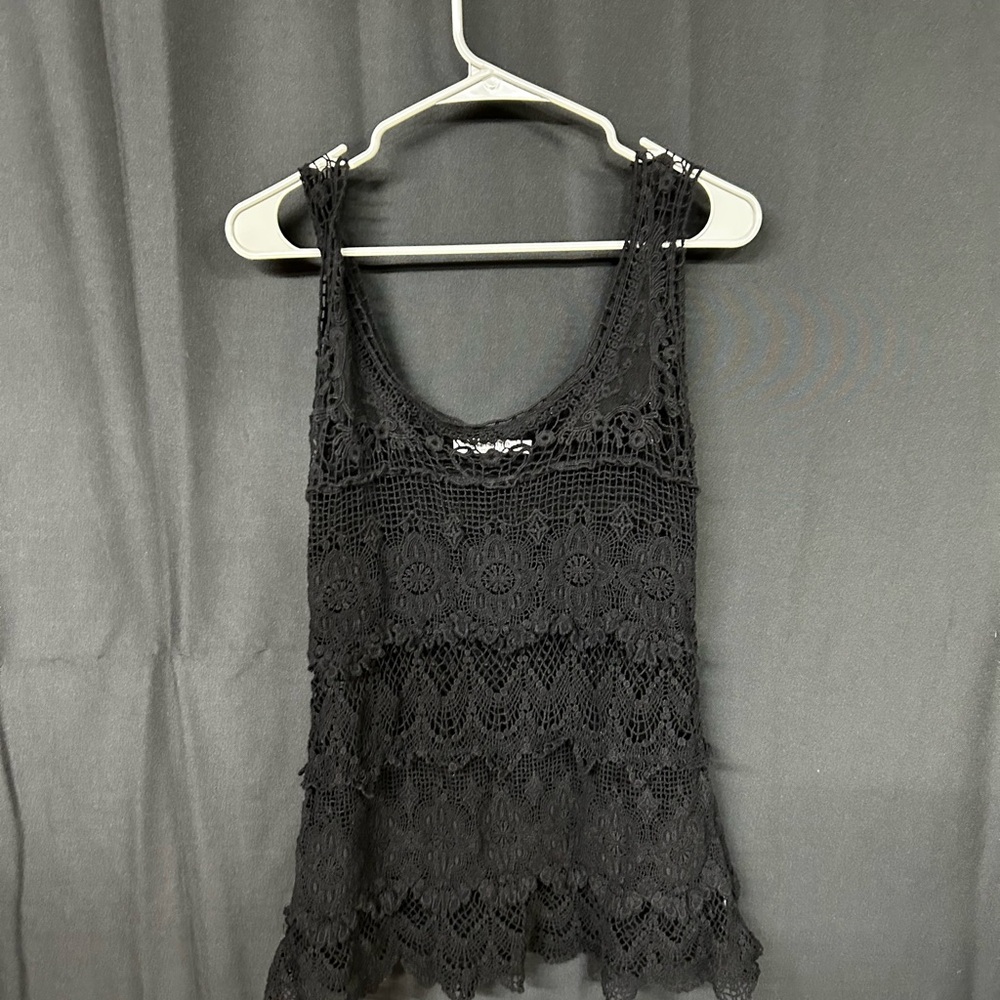 Solitaire Elegant Black Lace Crop Top - Versatile Party Wear